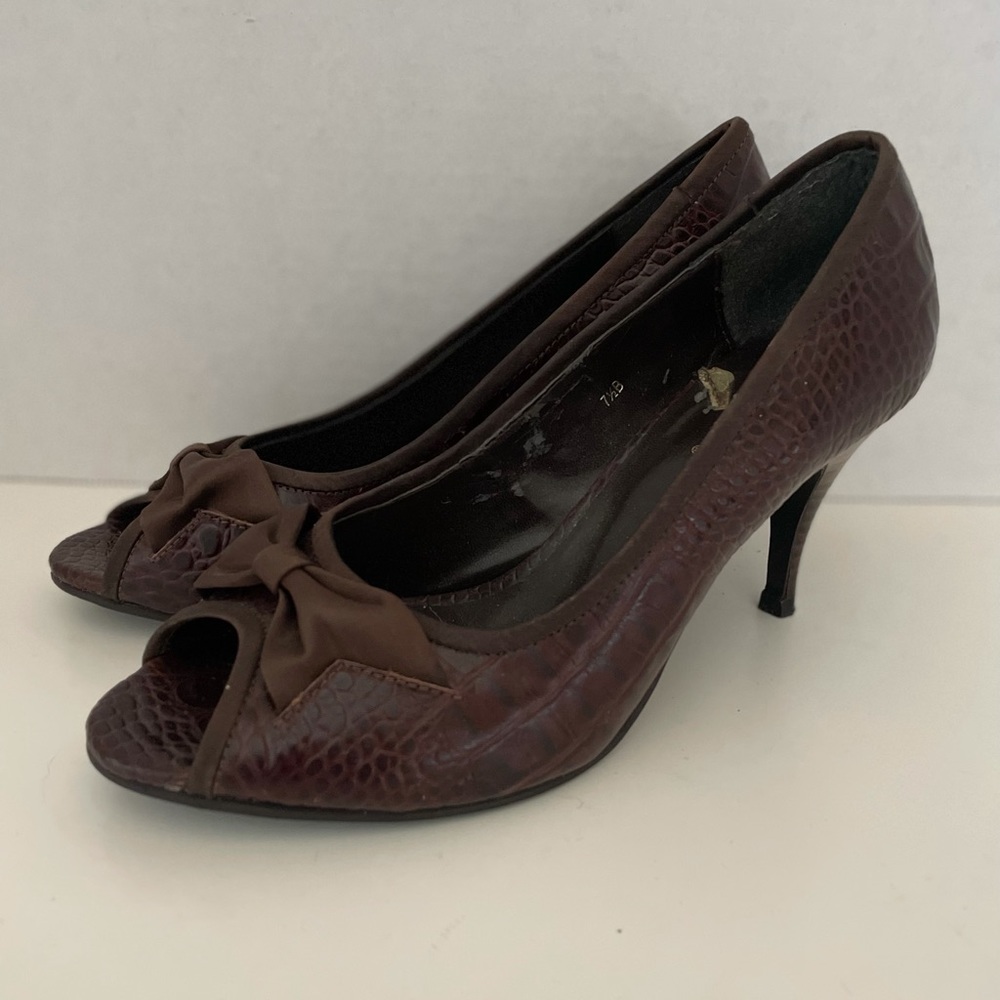Spiegel Brown Crocodile Print Leather High Heel Pumps, 7.5, EUC